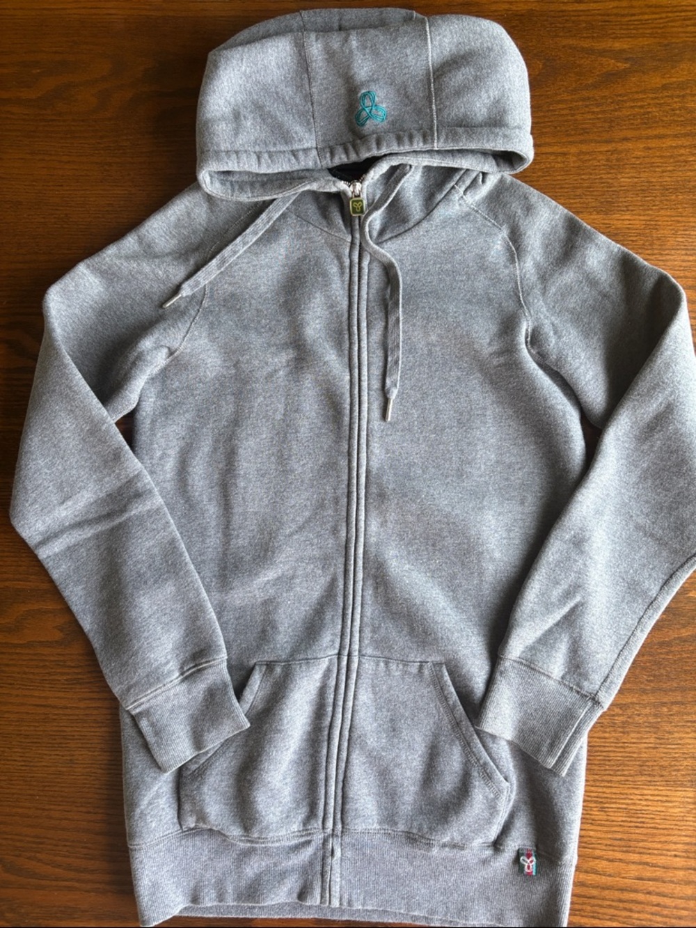 Aritzia TNA long grey slim zippered hoodie EUC